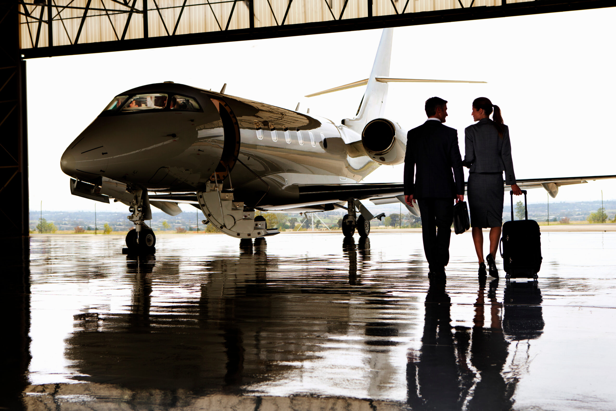 Private Jet Travel Clubs Explained for Modern Flyers » Scott and Thomas
